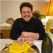 Ragazzo diplomato al liceo linguistico e con certificazione B2 in inglese